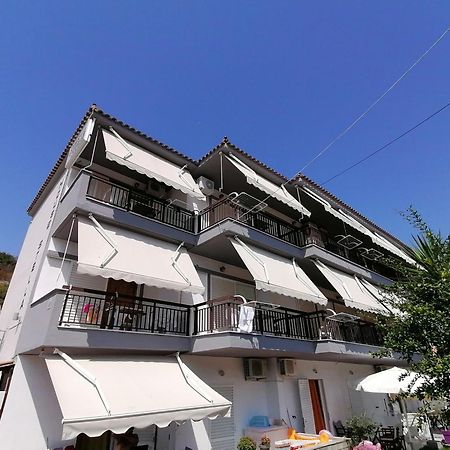 House Stella Kalamitsi - Studios & Apartments Экстерьер фото