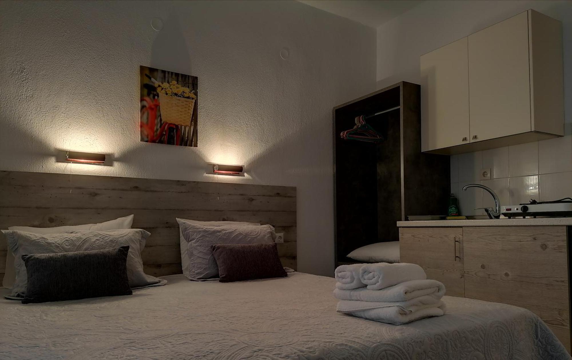 House Stella Kalamitsi - Studios & Apartments Экстерьер фото